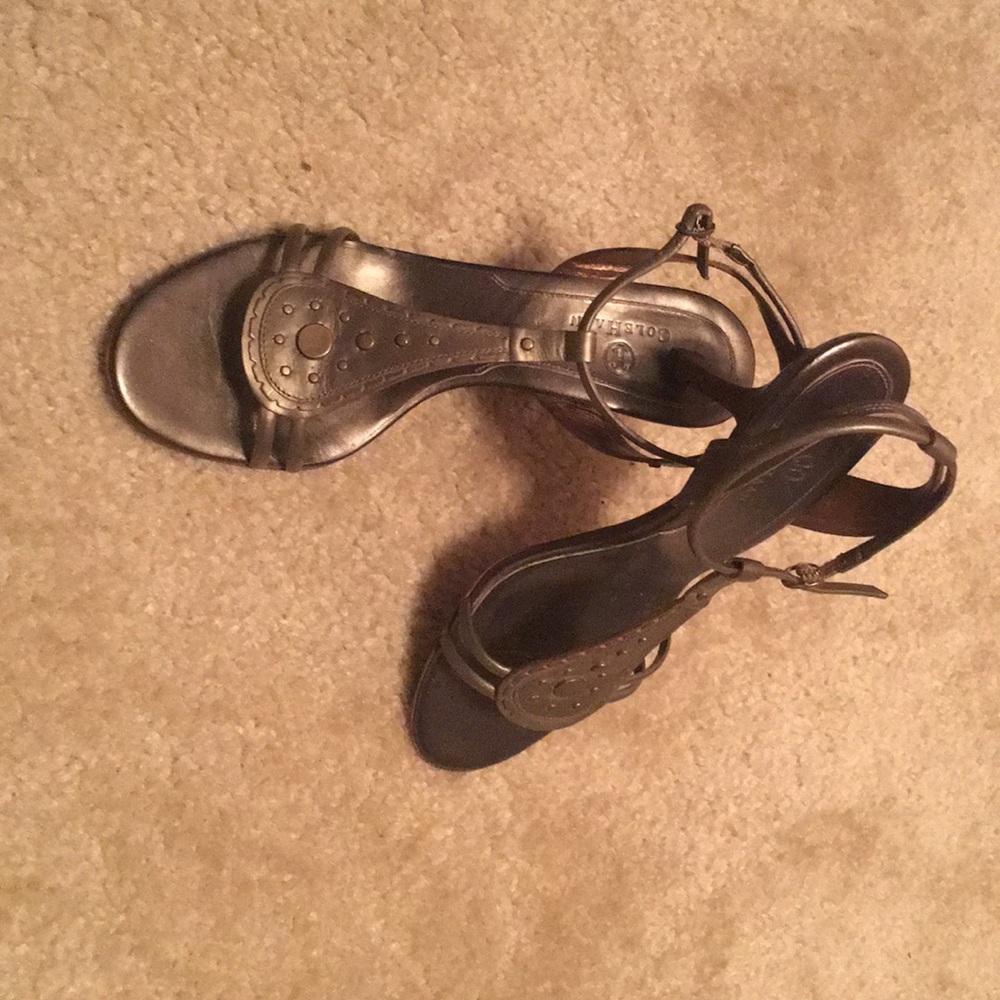 Shoes - Picture 2 of 4